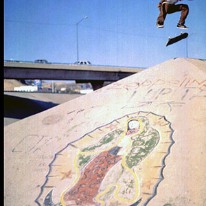 Israel Quiroz - Foto: Miguel Angel  - Kickflip -  Tijuana