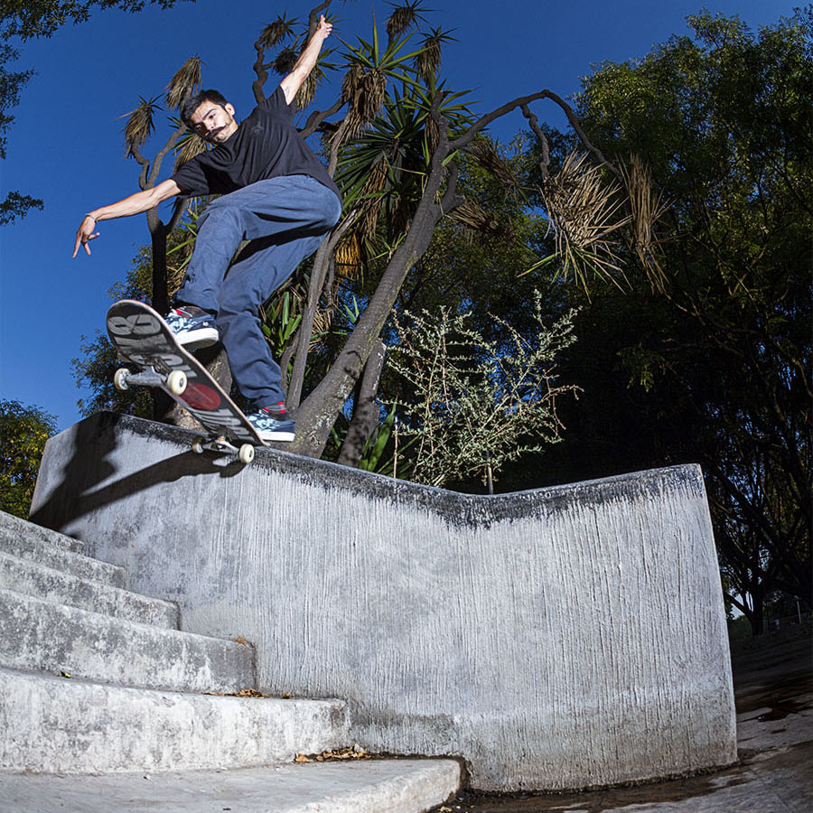 Josh Ibarra Tapia - Foto: Miguel Angel - Backside Tailslide - Guadalajara