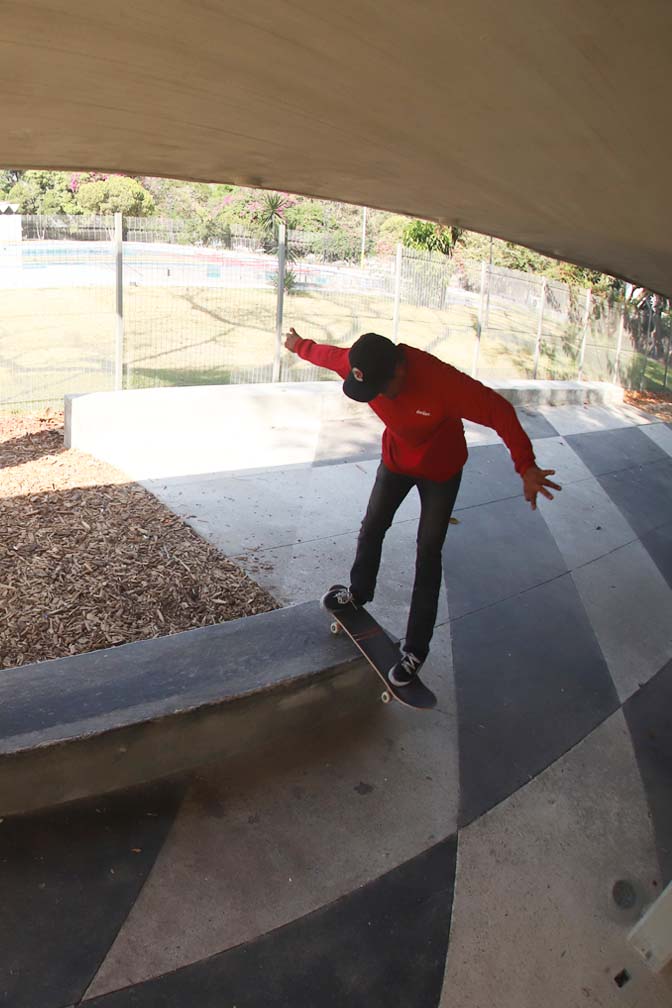 Lipslide a Backside Lipslide